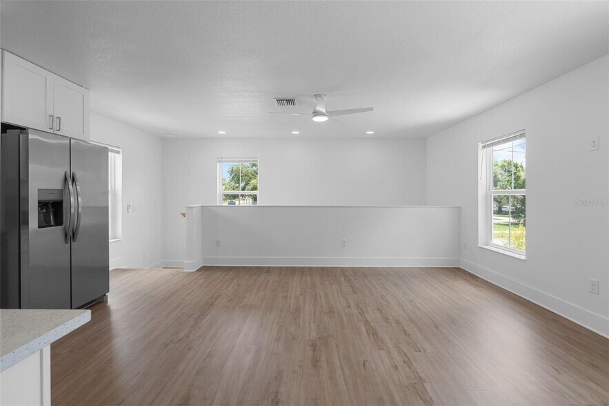 Building Photo - 505 43rd St S