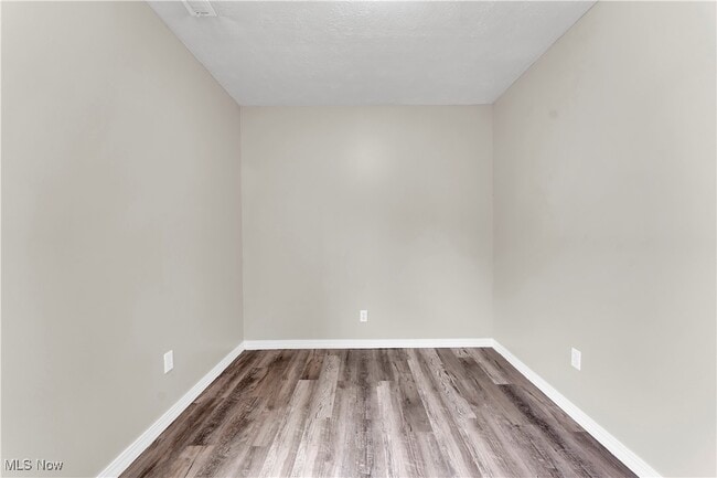 Building Photo - 12714 Bennington Ave