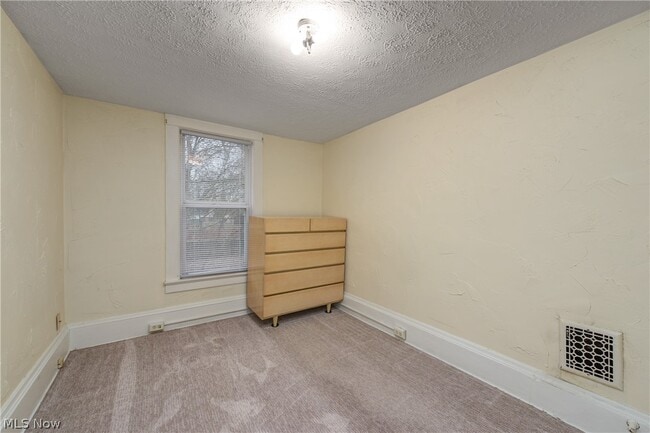 Building Photo - 37948 Barnes Ct