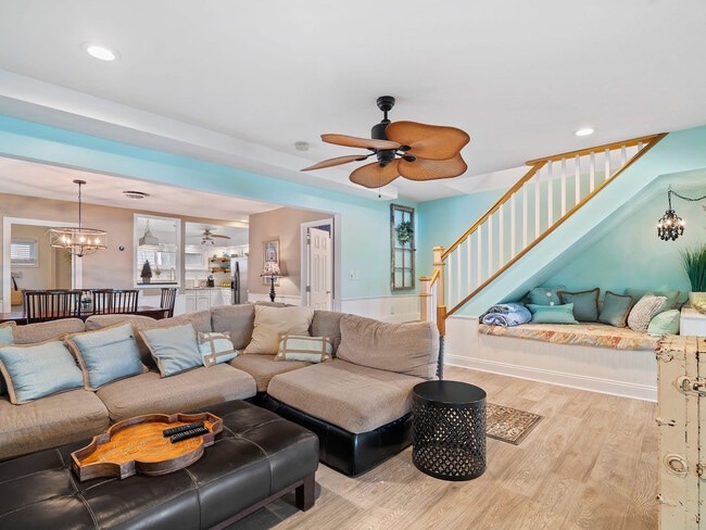Building Photo - 6209 Oakwood Beach Dr
