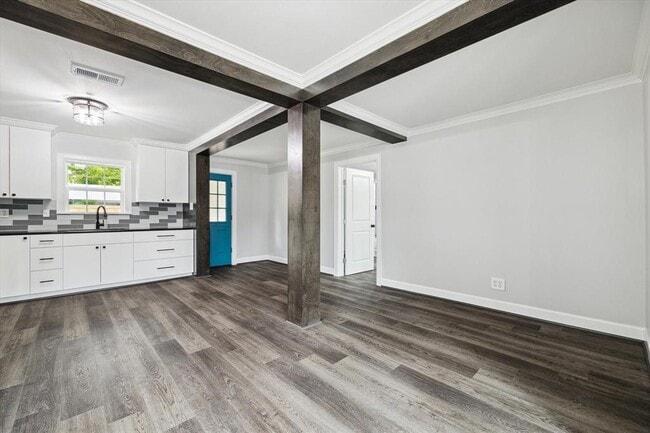 Building Photo - 1115 Westford St