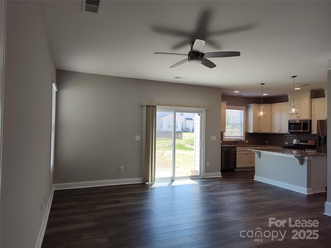 Building Photo - 170 Pine Eagle Dr