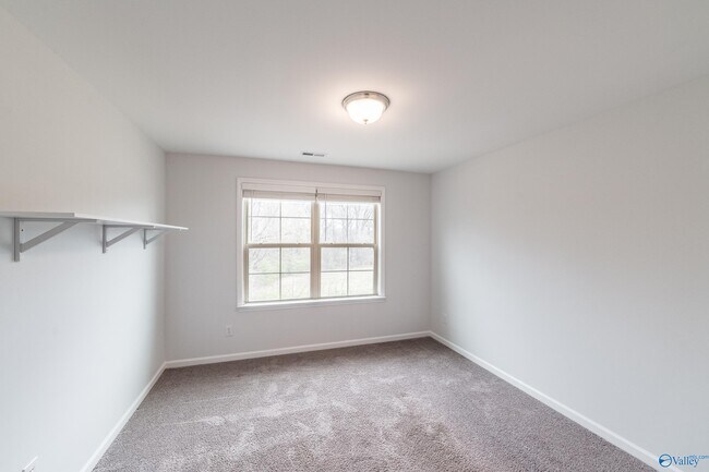 Building Photo - 15036 Lakeside Trail SW