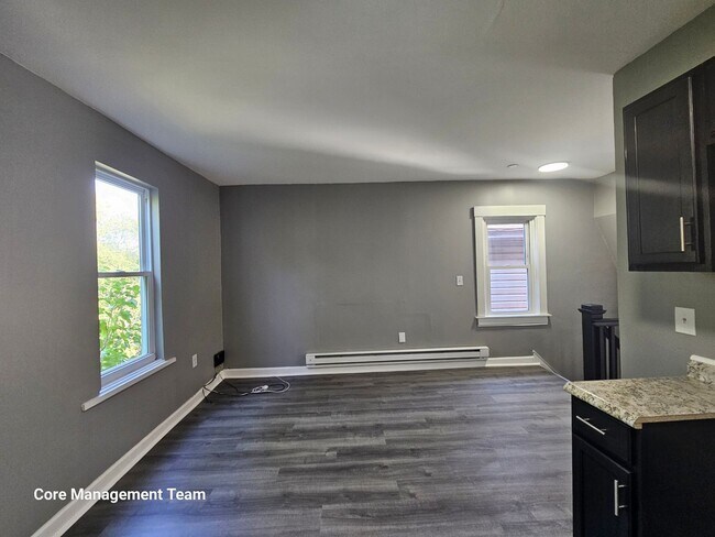 Building Photo - Updated 1 bedroom 1 bath apartment for rent!