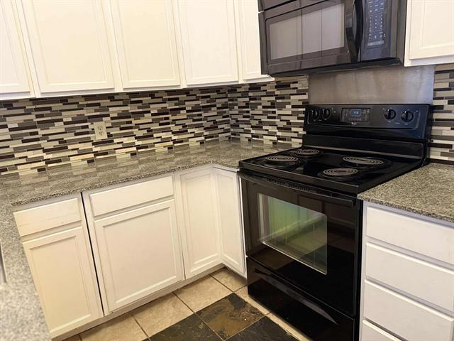 Building Photo - 405 Amber Ln