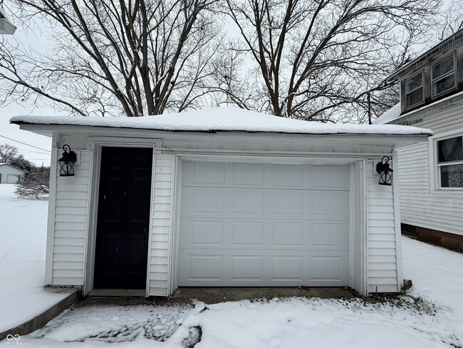 Building Photo - 603 N Columbia St