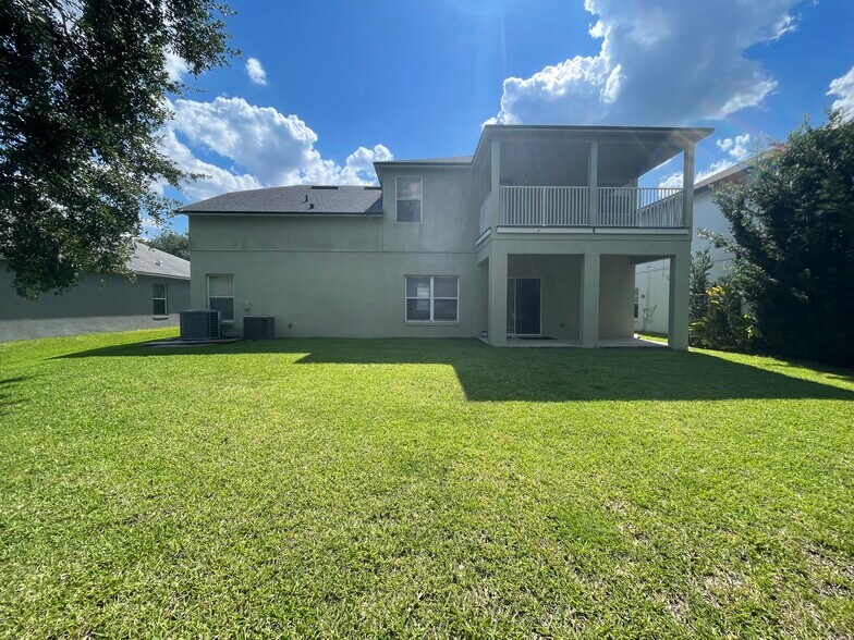 Building Photo - 9805 Portofino Dr
