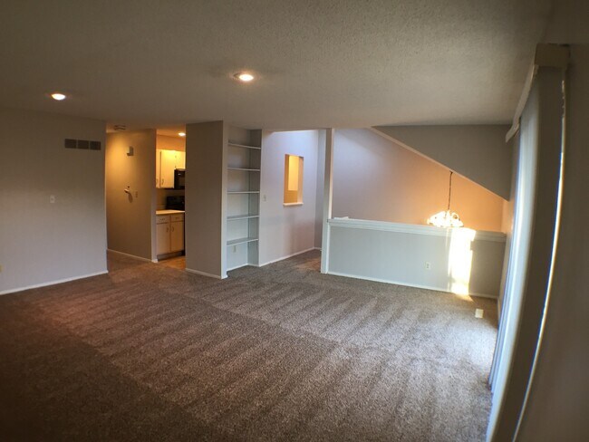 Building Photo - {10919} Quivera Falls Condo + Attached Two Car Garage + Maintenance Provided Community + Communit...