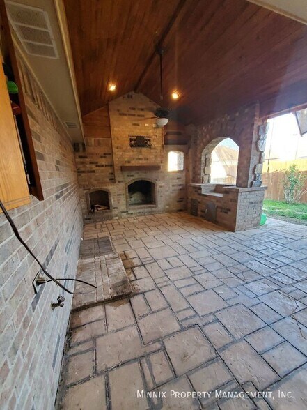 Building Photo - 4216 Willow St