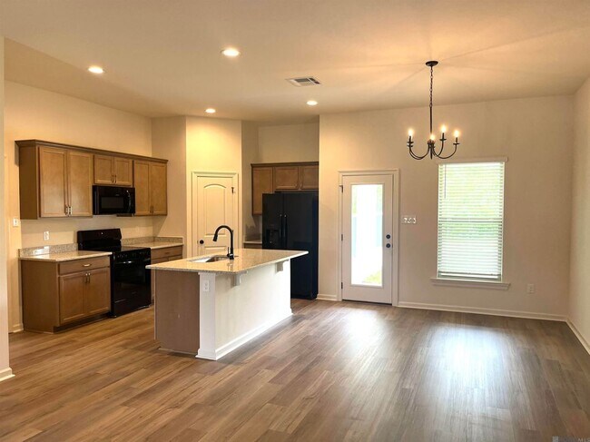 Building Photo - 35657 Woodland Ridge Dr