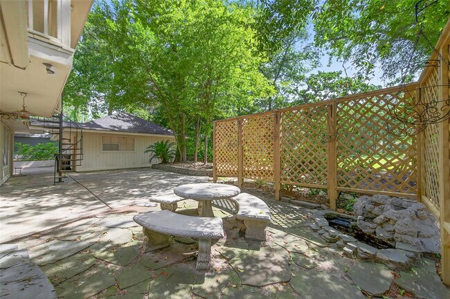 Building Photo - 663 Ravensworth Dr
