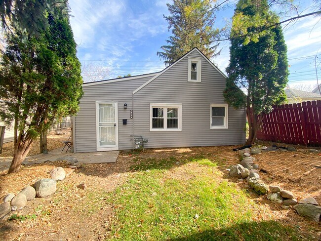 Primary Photo - 2 Bedroom Single Family