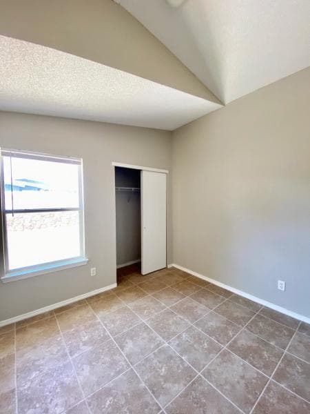 Building Photo - 2253 Tierra De Oro Way