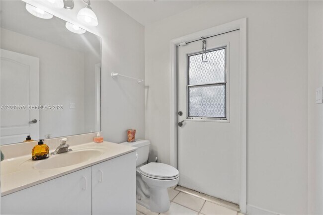 Building Photo - 237 NW 100th Ave