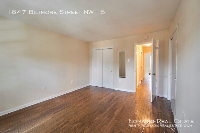 Building Photo - 1847 Biltmore St NW