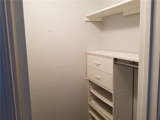 Building Photo - 107 Sterling Ct