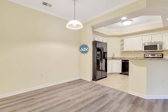 Building Photo - Live the Lowcountry Lifestyle in Comfort a...