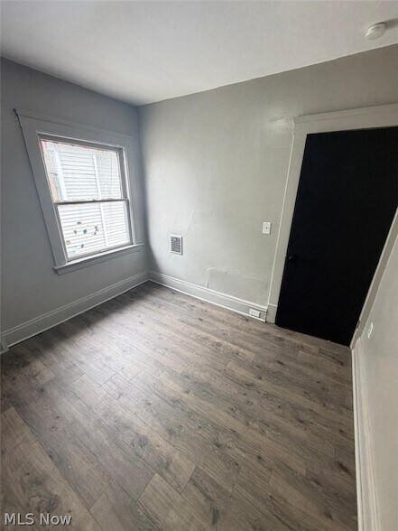 Building Photo - 9529 Mt Auburn Ave