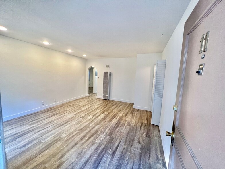 Building Photo - 3608 Keystone Av