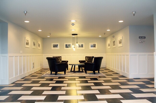 Building Photo - 1829 NW Lovejoy St