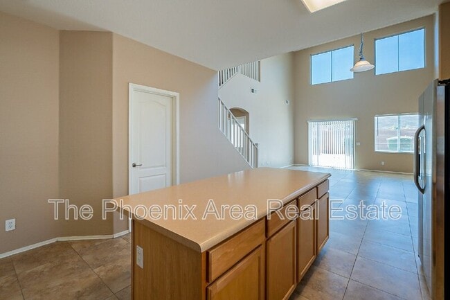 Building Photo - 44299 W Oster Dr
