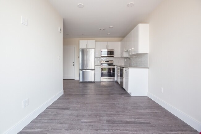 Building Photo - 1047 Tremont St