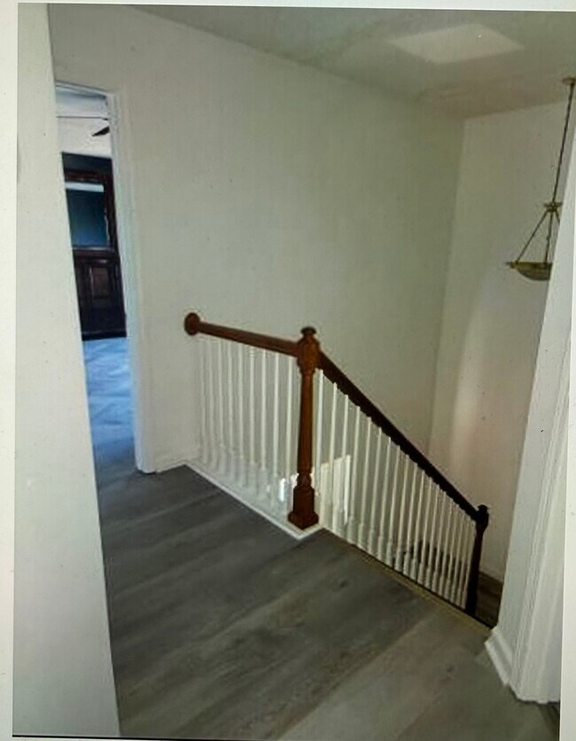 Building Photo - Move-In Ready Home Designed for Comfortable Family Living