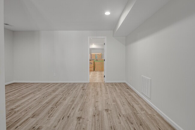 Building Photo - 16848 White Daisy Loop