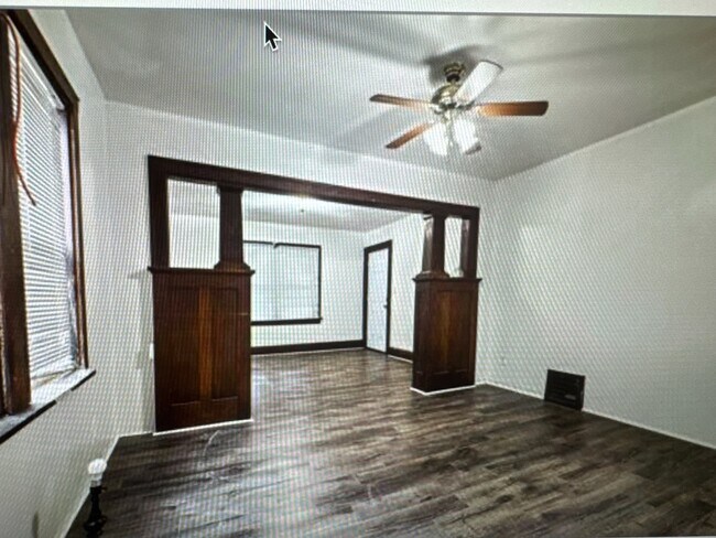 Building Photo - 314 N Longwood St