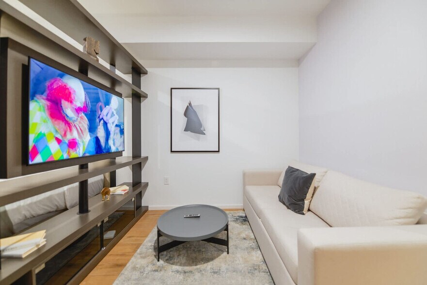 Primary Photo - 398 NE 5th St