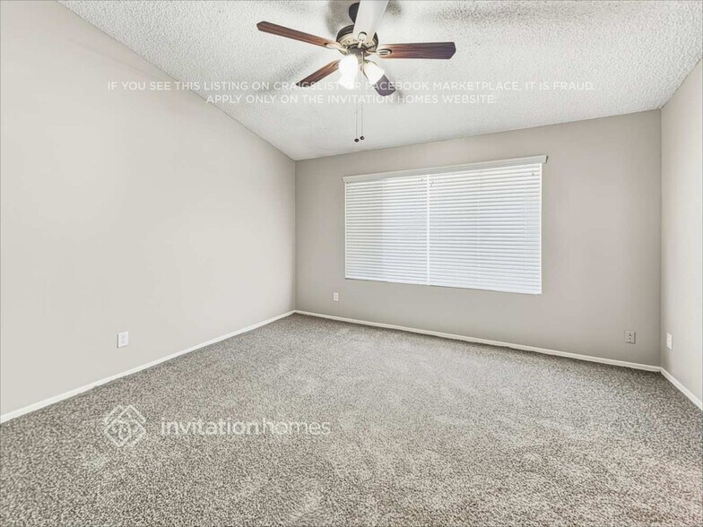 Building Photo - 6526 N 69th Dr