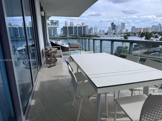 Building Photo - 3250 NE 188th St