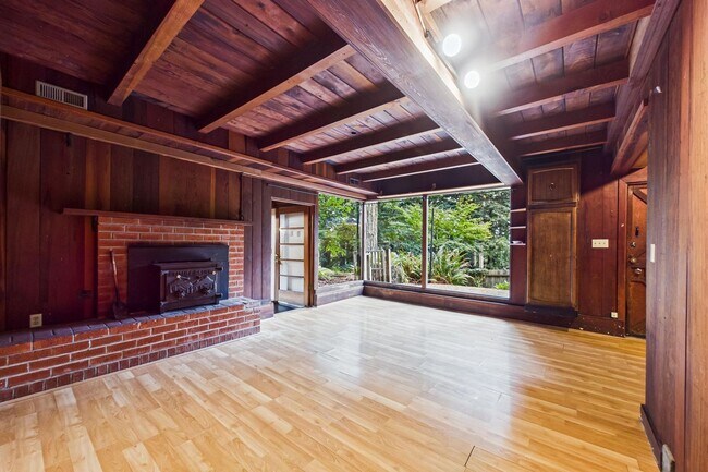 Building Photo - 2910 Greenbriar Ln