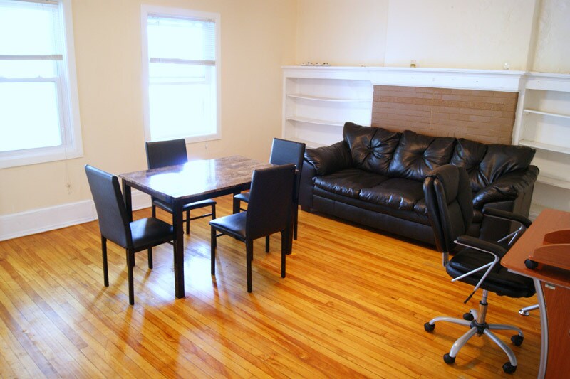 Building Photo - 1526 E Genesee St