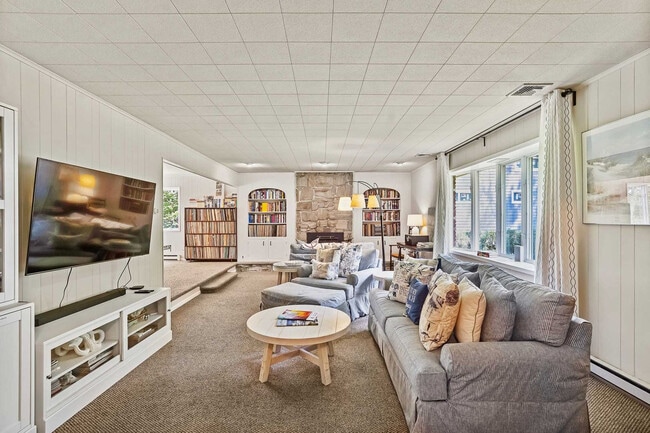 Building Photo - 1345 Long Creek Dr