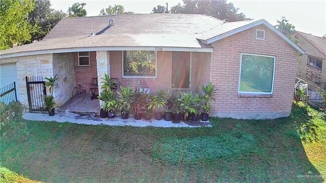 Primary Photo - 27 S 6th St