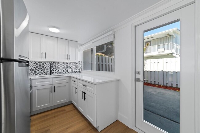 Building Photo - 1951 NE 51st St