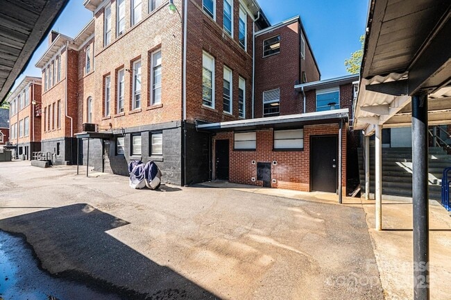 Building Photo - 426 2nd Ave SE