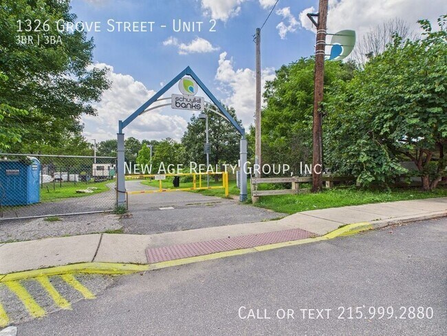 Building Photo - 1326 Grove St