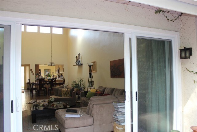 Building Photo - 2205 Via Tabara