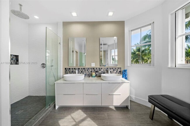 Building Photo - 1549 Breakwater Terrace