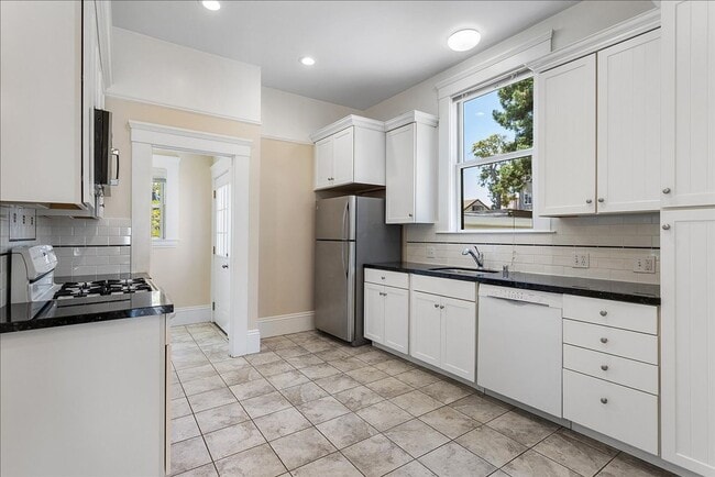 Building Photo - 618 1/2 Santa Clara Ave - 1 bedroom | 1 ba...
