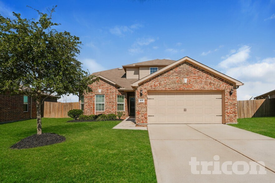 Primary Photo - 401 Palomino Stand Dr