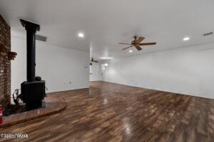 Building Photo - 463 Larson Rd