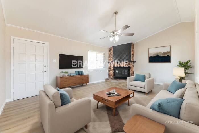 Building Photo - 5010 Collingwood Dr