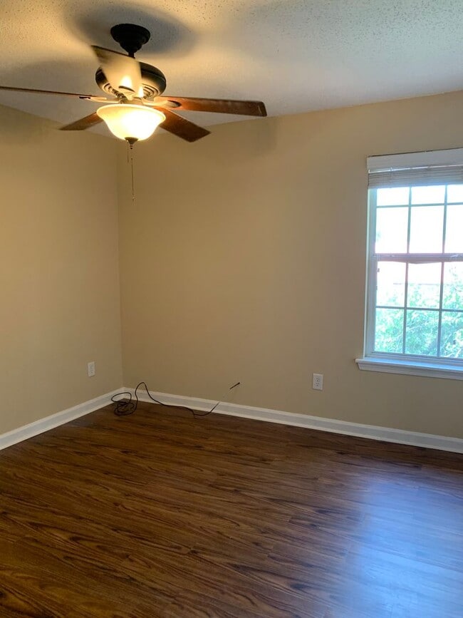 Building Photo - Condo for rent in Hoover
