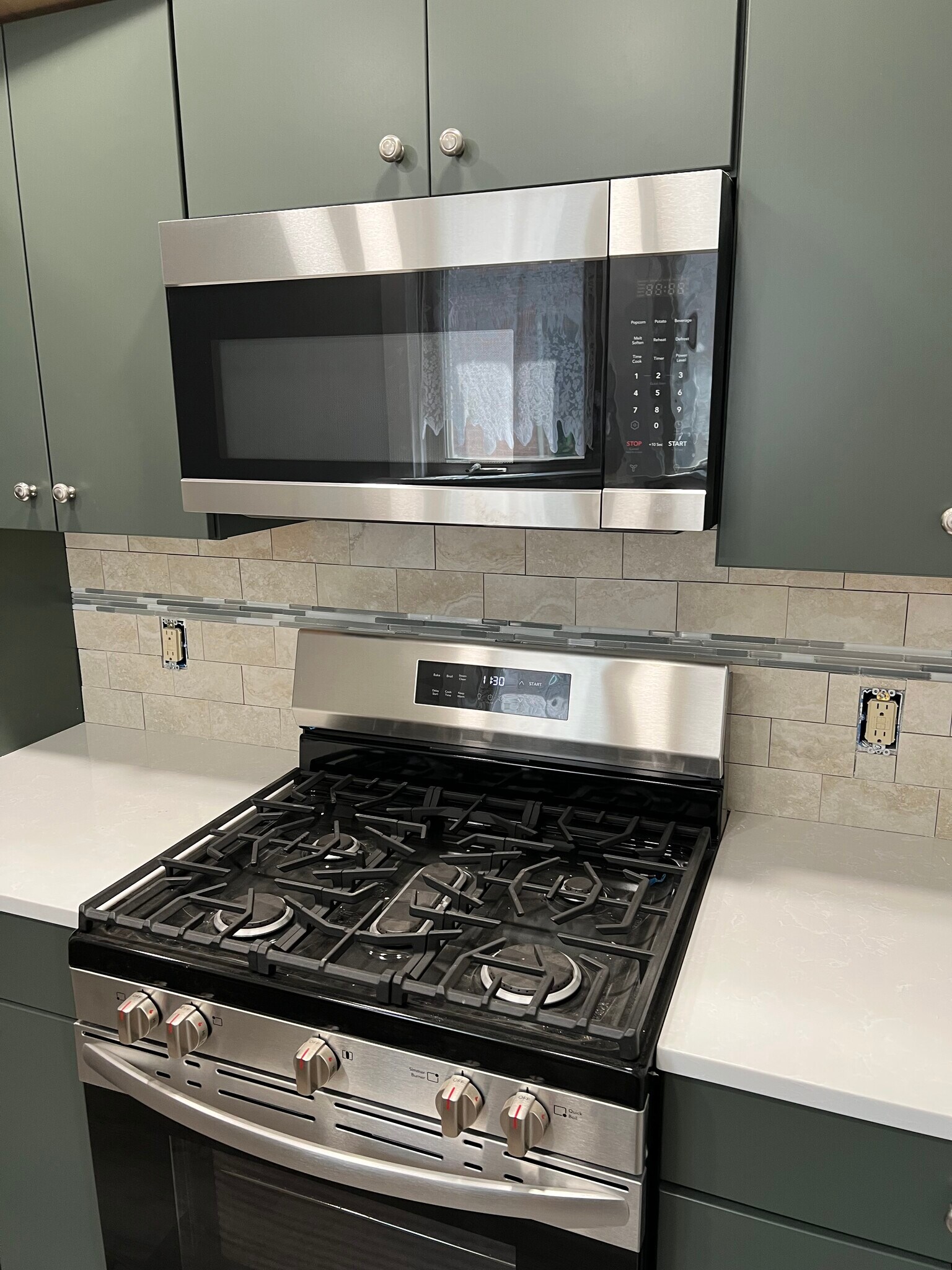 gas cook top - 382 S Winebiddle St