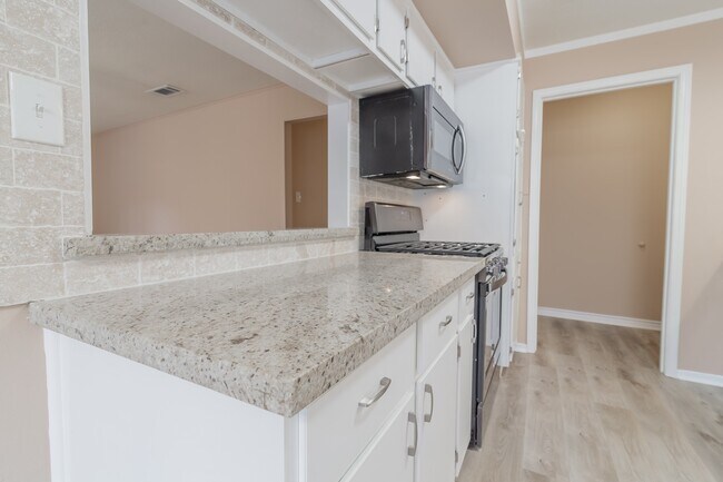 Building Photo - 510 Alison St