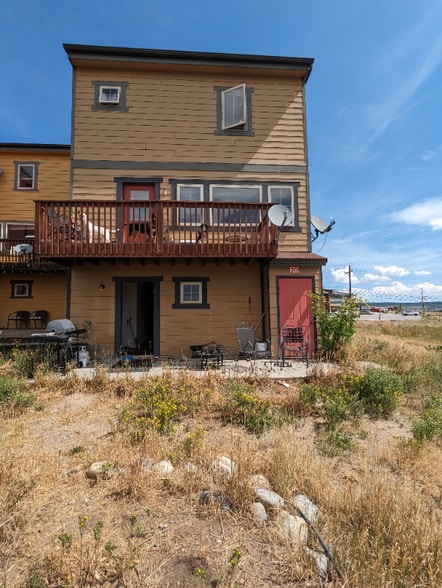 Building Photo - 813 Castello Ave