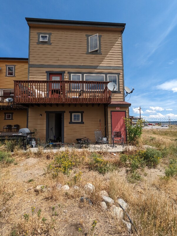 Building Photo - 813 Castello Ave